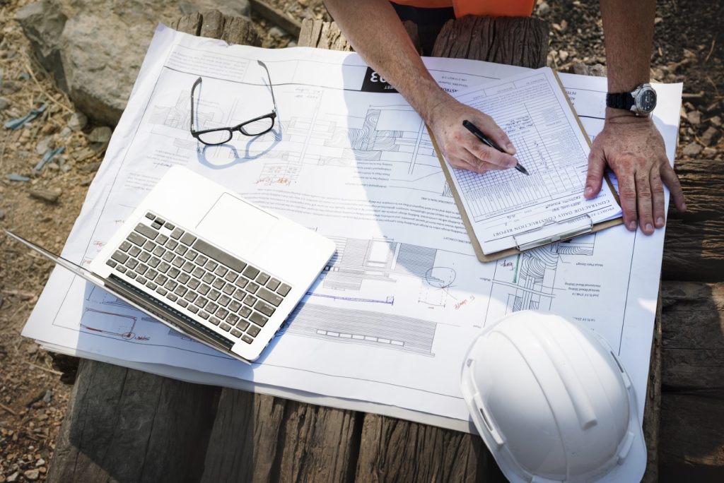 engenheiro de site em um canteiro de obras Grande